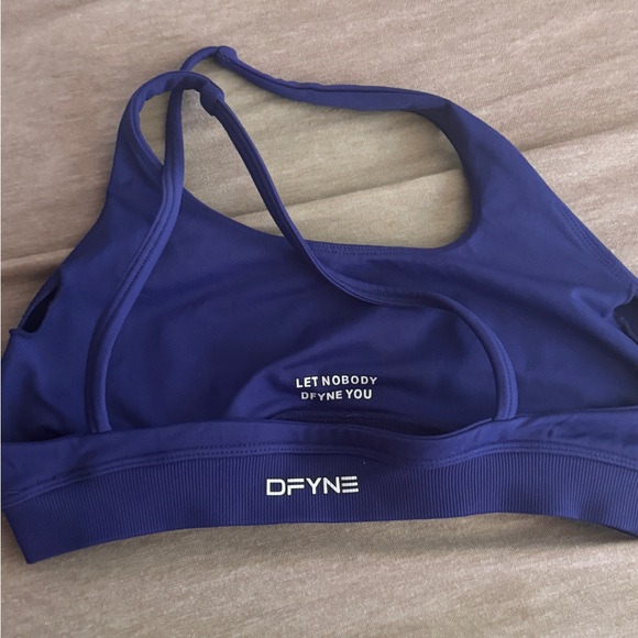 dfyne Tops - Dfyne sport bra